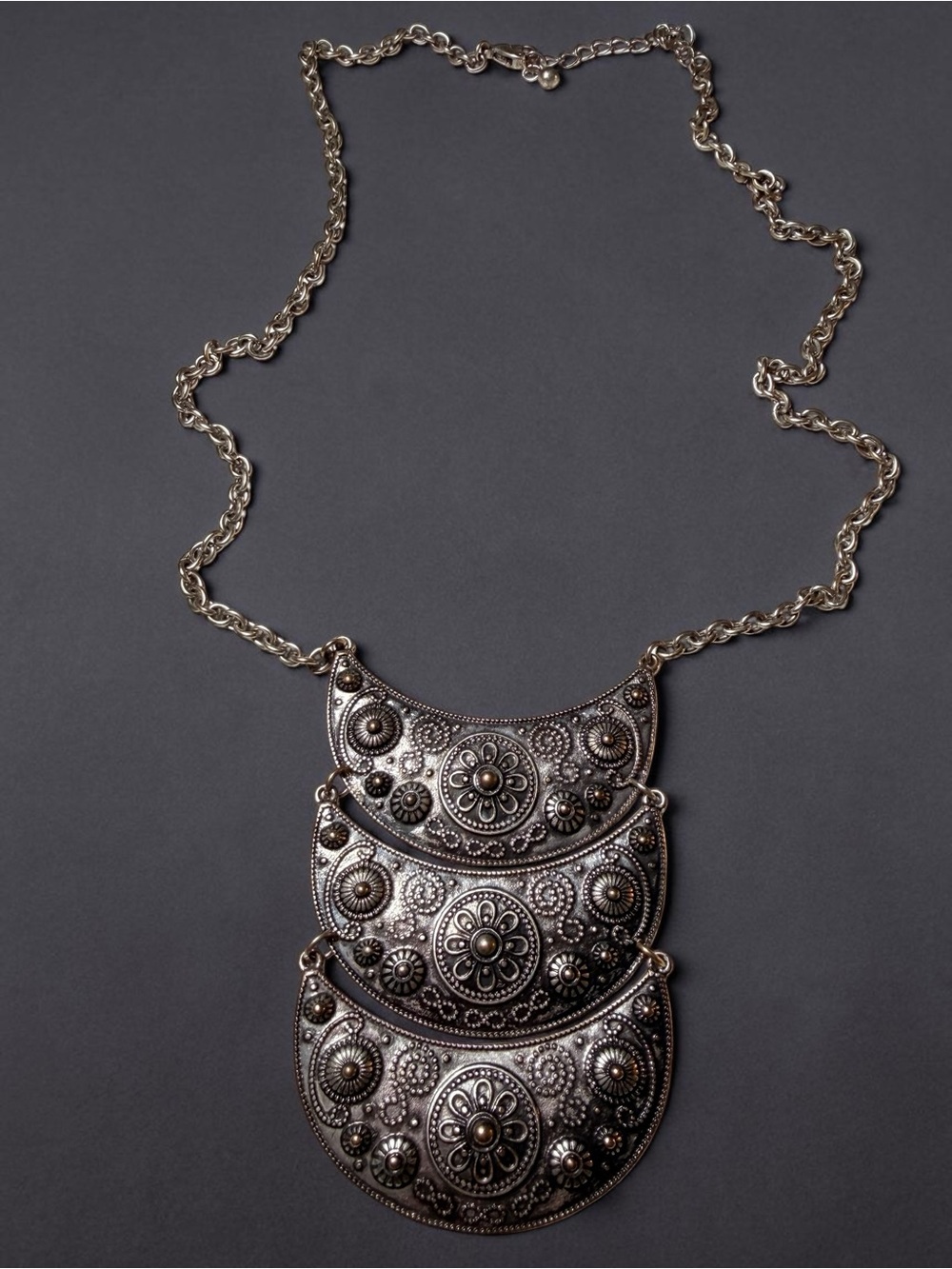 Antique-Style Tiered Medallion Necklace in Silver
